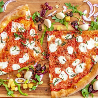 Sundried Tomato Margherita (v)